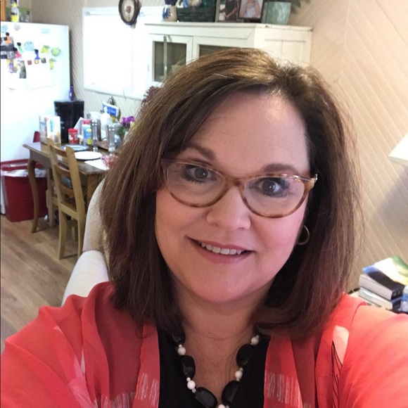 Meet your Posher, Kay - Picture 1 of 1